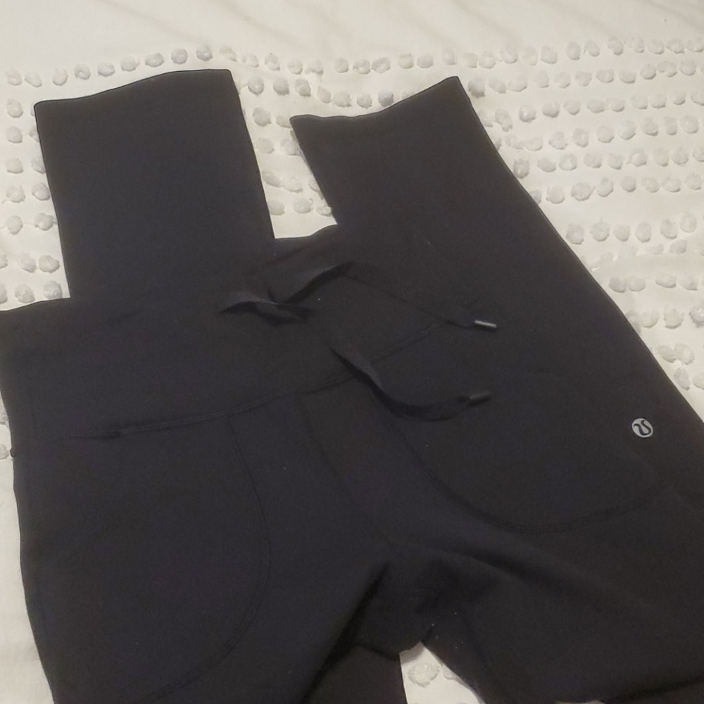 Lululemon - Picture 3 of 4